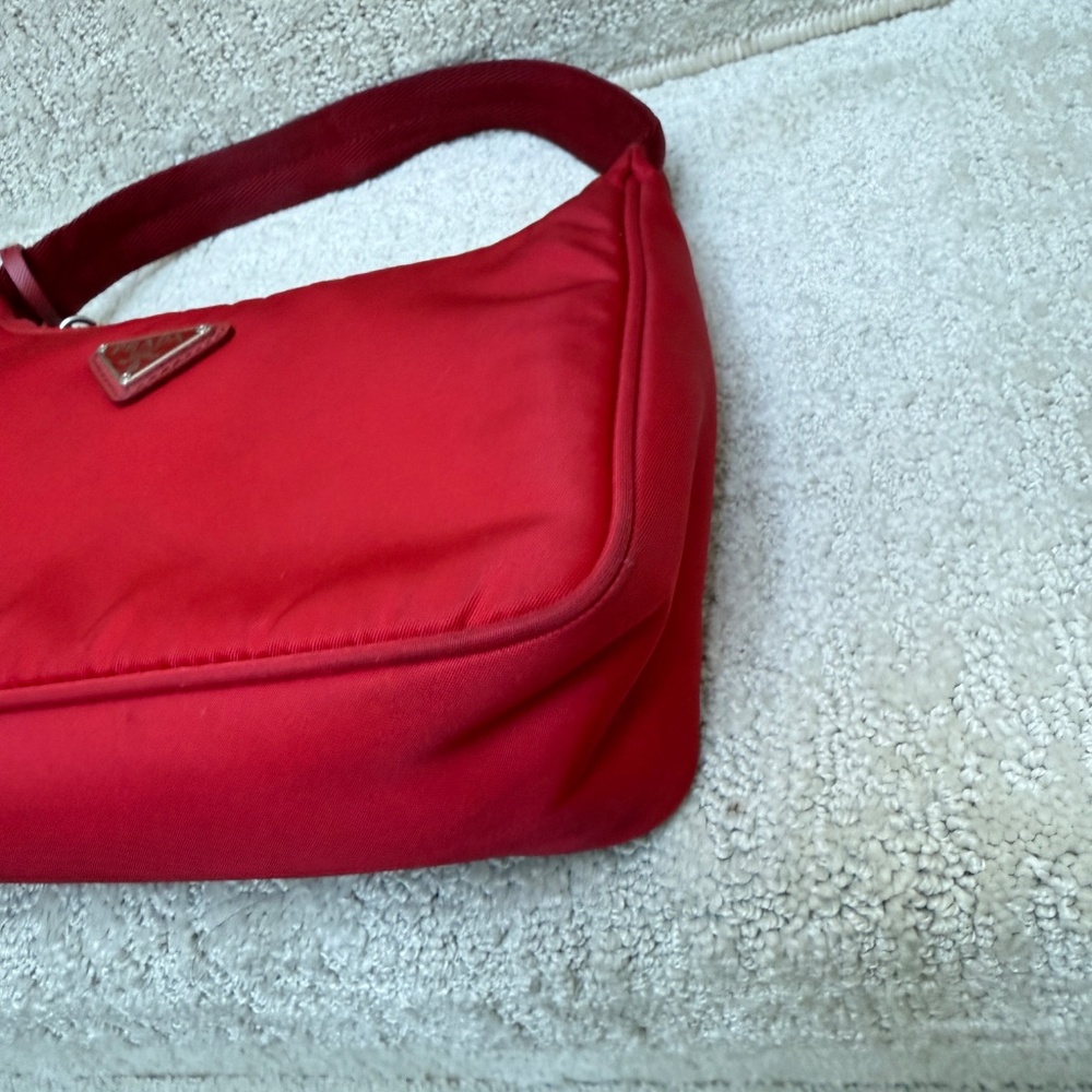 Nylon Re edition Shoulder bag in Red Nylon - Picture 14 of 16